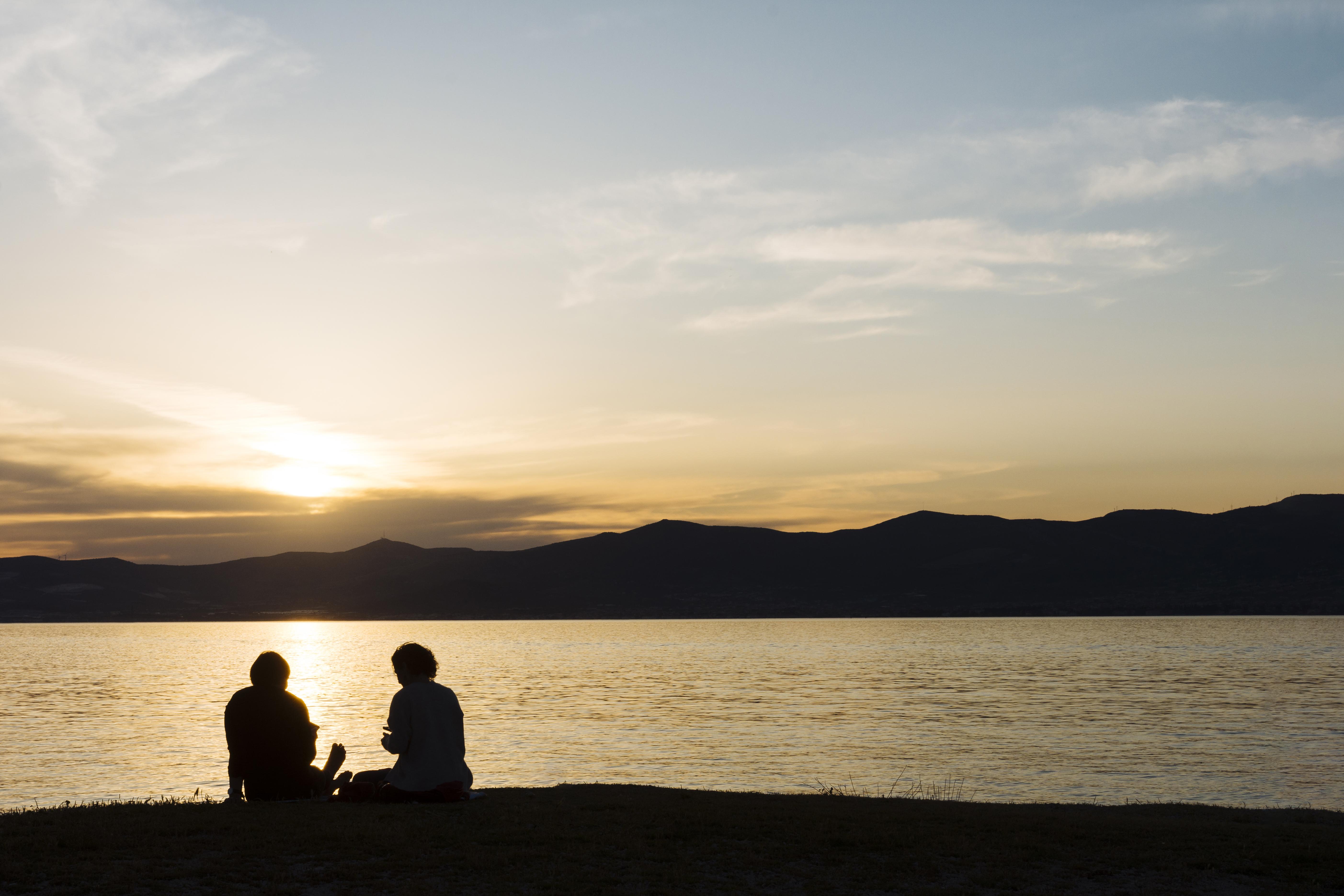 Santai Menikmati Sunset